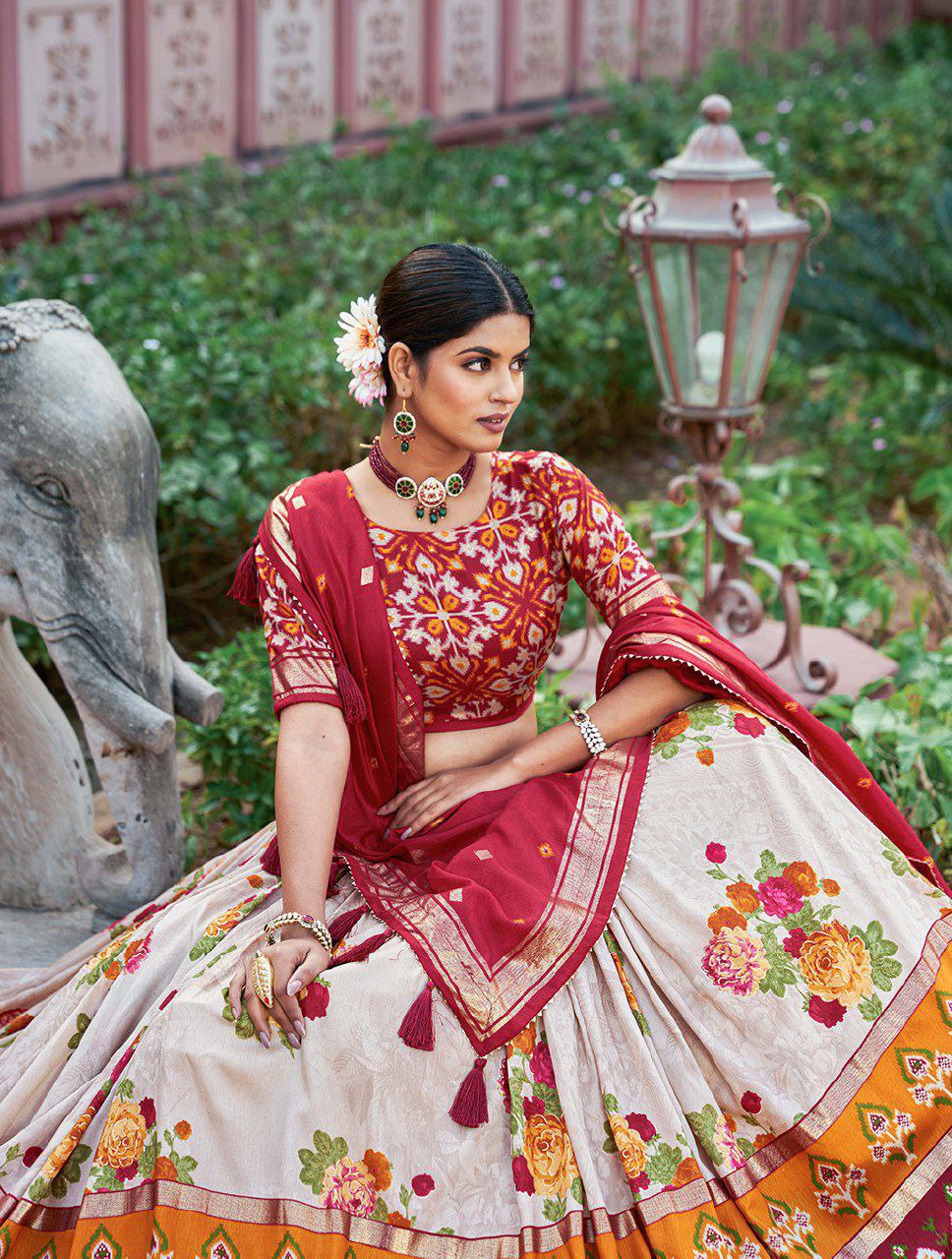 Red Traditional Wedding Wear Silk Lehenga