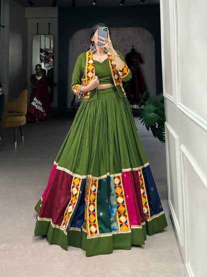 Mehendi Designer Navaratri Wear Lehenga Choli