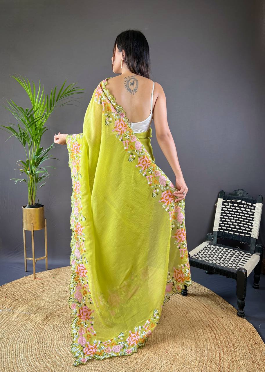 Stylish Gloassy Silk Saree
