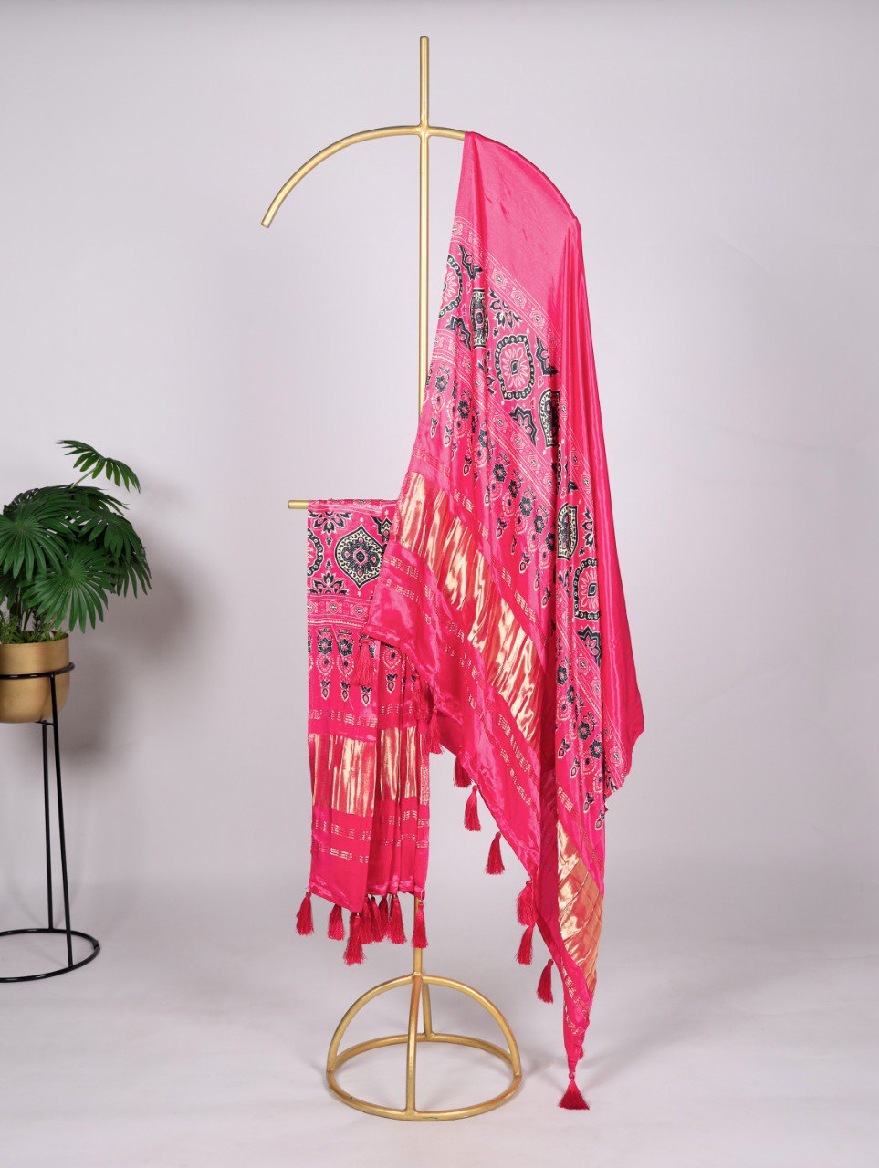 Traditional Gaji Silk Bandhej Silk Dupatta