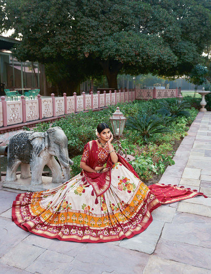 Red Traditional Wedding Wear Silk Lehenga
